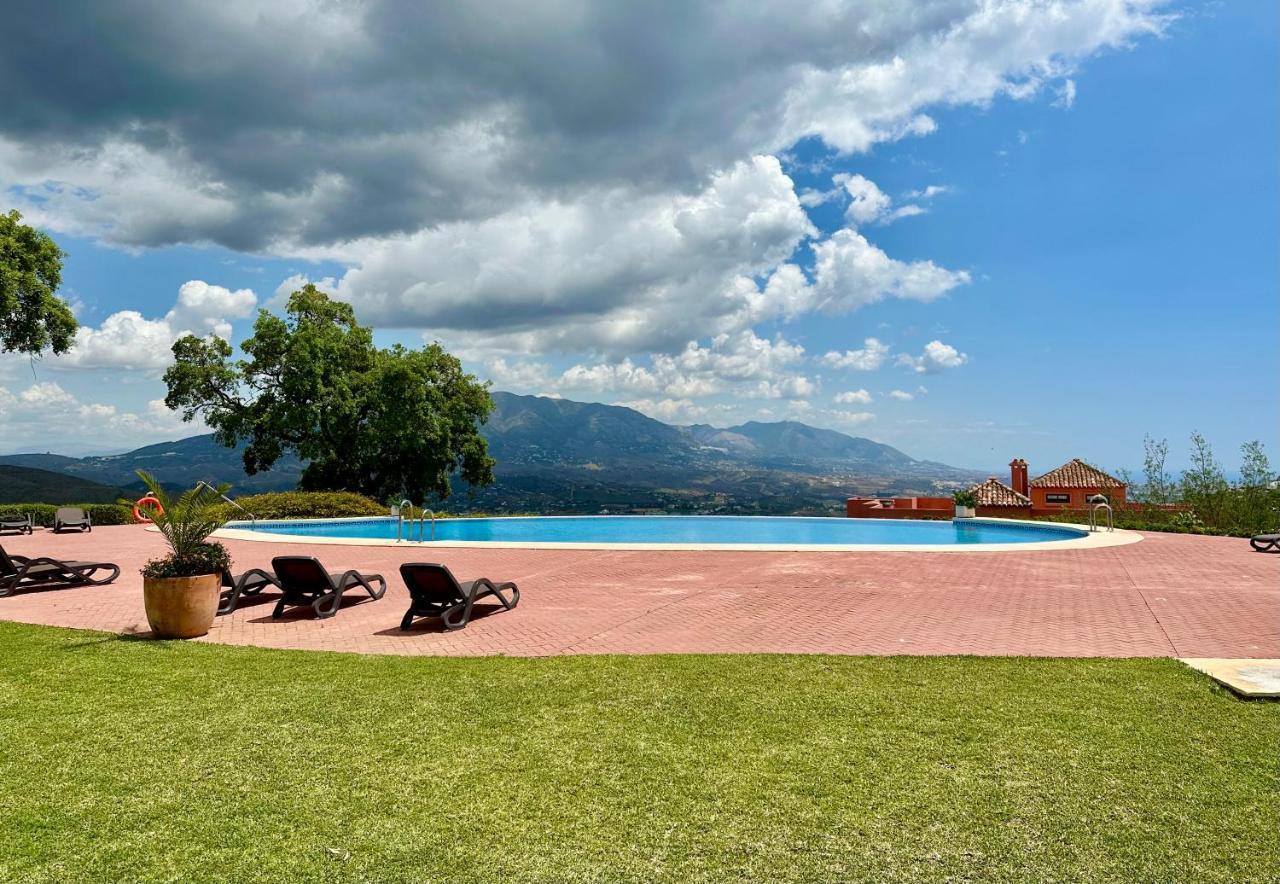 Bright Apartment In The Hills Of Elviria Malaga Luaran gambar